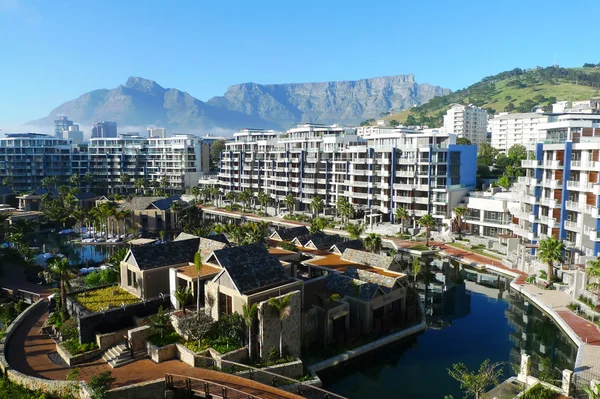 Tek ve sadece otel ve cape Town, Güney Afrika Masa Dağı manzarası — Stok fotoğraf