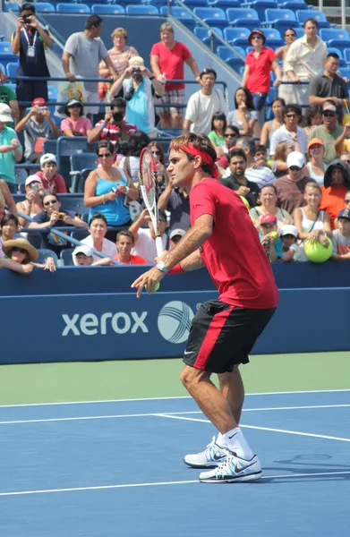 Diciassette volte campione del Grande Slam Roger Federer pratica per US Open al Billie Jean King National Tennis Center — Foto Stock