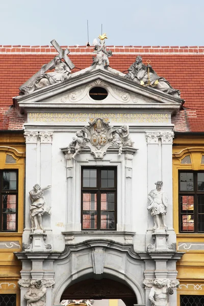 Estátuas na grande corte da abadia de Durnstein, Baixa Áustria — Fotografia de Stock