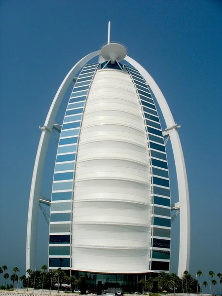 Burj Al Arab hotel a Dubai. Burj Al Arab è un hotel di lusso a 7 stelle e uno dei più lussuosi al mondo — Foto Stock