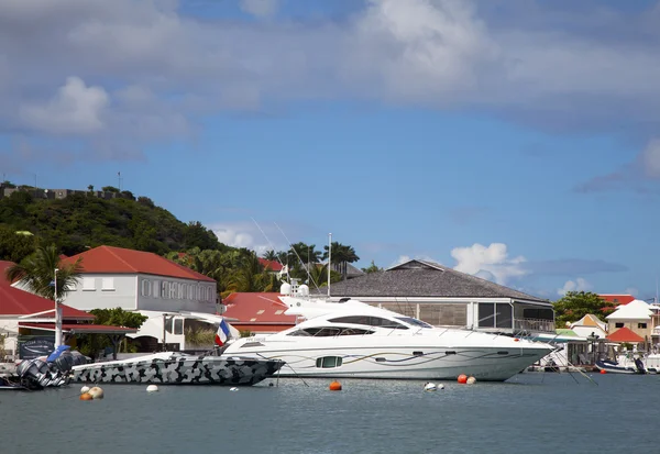Luxury boats in Gustavia Harbor at St Barths, French West Indies — Stock Photo, Image