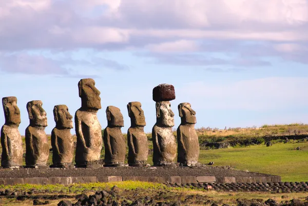 Moai ad Ahu Tongariki, Isola di Pasqua, Cile Immagine Stock