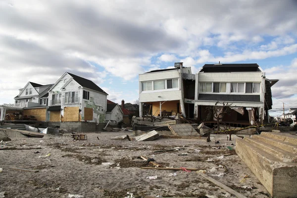 Destroyed beach house in the aftermath of Hurricane Sandy in Far Rockaway, NY — Stock Photo, Image