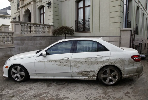 Vodu poškozené auto v důsledku hurikánu písečné v daleko rockaway, ny — Stock fotografie