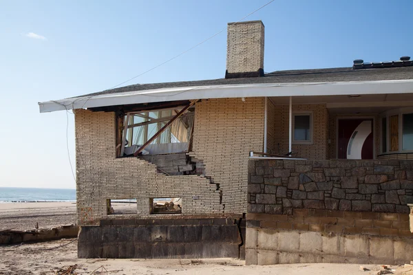 Casa de playa destruida tras el huracán Sandy en Far Rockaway, NY — Foto de Stock