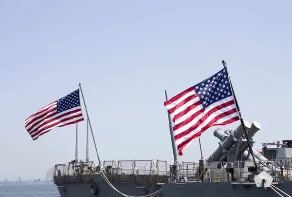 Lanciamissili da crociera Harpoon sul ponte del cacciatorpediniere USS Donald Cook durante la Fleet Week 2012 — Foto Stock