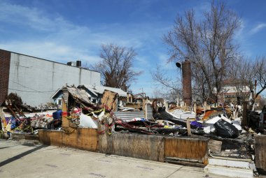 yıkılan evin beş ay sonra fırtına sandy staten Island, ny