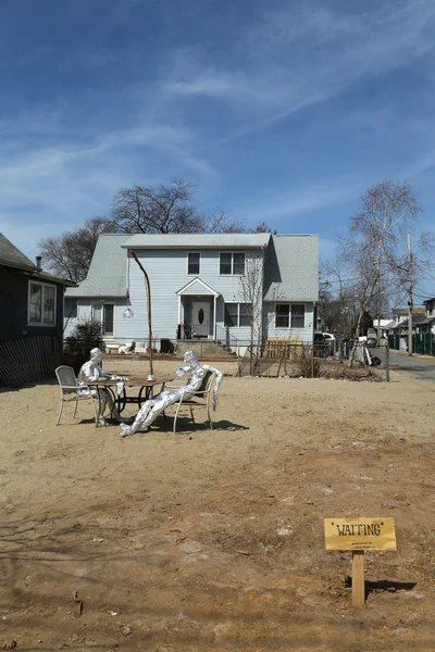 Installation "Waiting" placed at the place of house destroyed by Hurricane Sandy in Staten Island — Stock Photo, Image