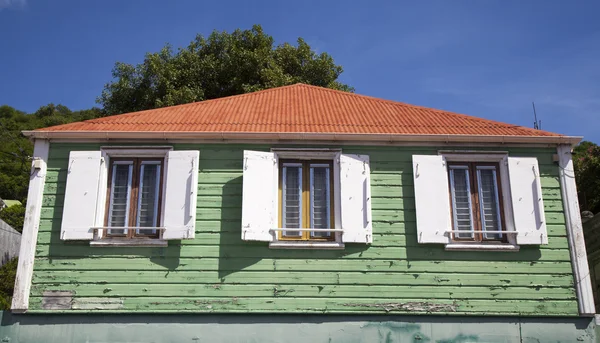 Oud traditioneel huis in gustavia bij st barths, Frans west-Indië — Stockfoto