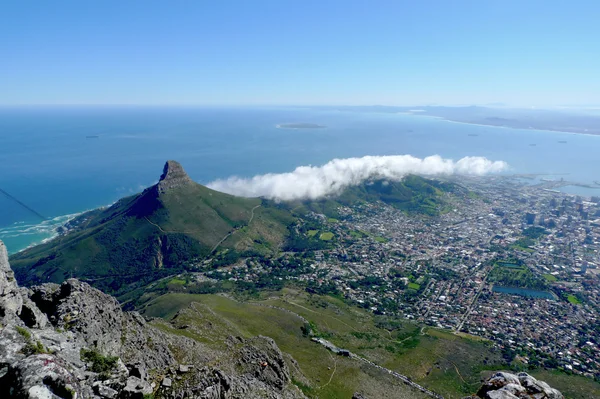 Aslanlar kafa ve cape town, Güney Afrika, tablo dağın tepesinden görüntüleyin — Stok fotoğraf