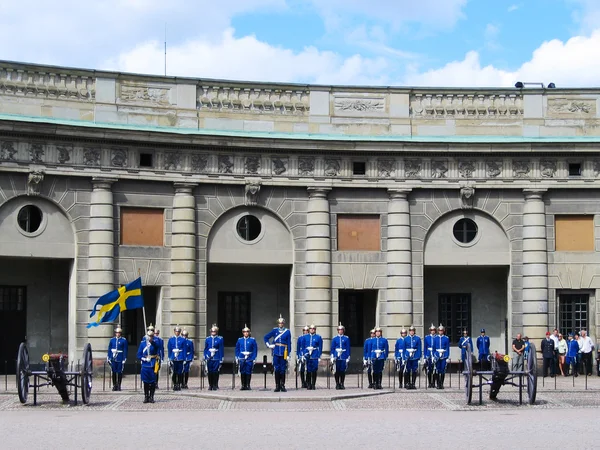 A cerimônia de mudança da Guarda Real em Estocolmo, Suécia — Fotografia de Stock