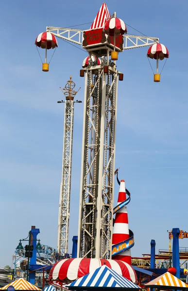 Coney toren rit in coney island luna park — Stockfoto