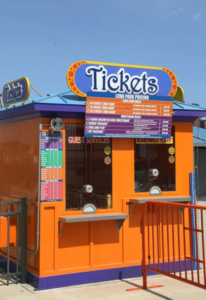 Ticket stand in coney island luna park. — Stockfoto