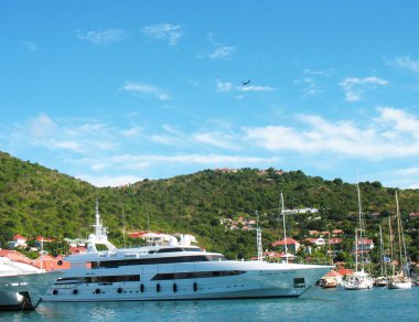 Havadan görünümü gustavia Harbor Mega Yatlar st barts