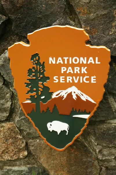 Znak służby Parku Narodowego w muir woods national pomnik — Zdjęcie stockowe