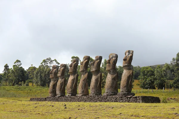 Sete plataforma moai, Ilha Oriental, Chile — Fotografia de Stock