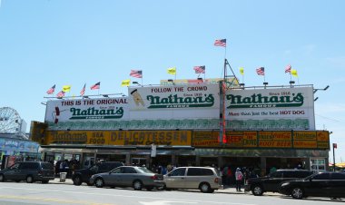 Nathan s ünlü restoran superstorm sandy, ağır ikonik Simgesel Yapı hasar sonra yaklaşık yedi ay iş için yeniden açın