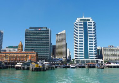 Auckland liman ve şehir merkezinde ferry terminal