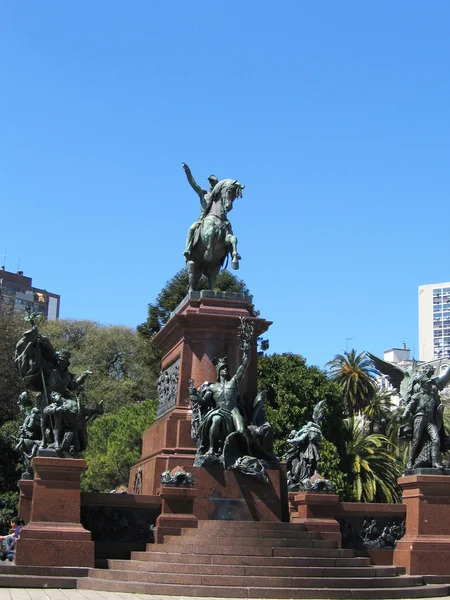 Monumento al General José de San Martín en la Plaza San Martín de Buenos Aires — Foto de Stock