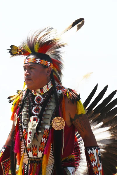 Oidentifierade amerikansk dansare vid han nyc pow wow i brooklyn — Stockfoto