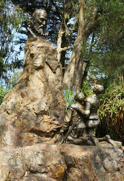 米格尔 · 德塞万提斯雕像在旧金山的金门公园 — 图库照片