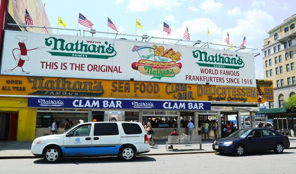 O restaurante original do Nathan em Coney Island, Nova Iorque — Fotografia de Stock
