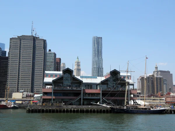 Pier 17 in south street seaport Manhattanse — Stockfoto