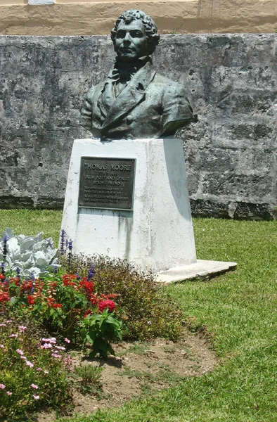 Statue of Thomas Moore at Bermuda. Thomas Moore was an Irish poet, lyrist and friend of Lord Byron. — Stock Photo, Image