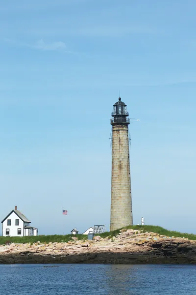 Faro Petit Manan Island en el Golfo de Maine, es la segunda torre de luz más alta de Maine . — Foto de Stock