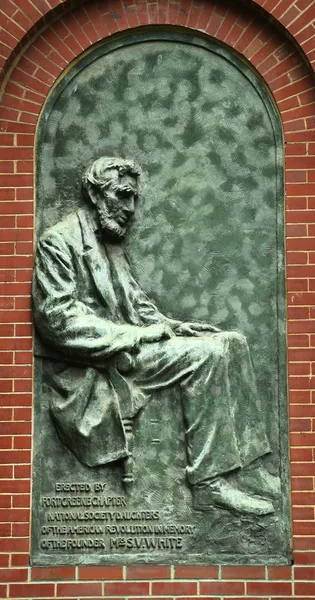 Monumento a Abraham Lincoln en la Iglesia de los Peregrinos de Plymouth en Brooklyn — Foto de Stock