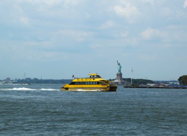 New york city su taksisi Anıtı önünde