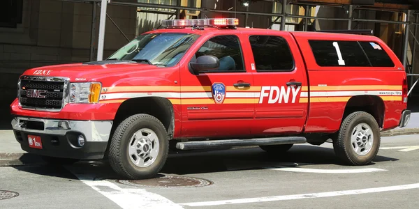 纽约消防局营 1 首席 suv 在曼哈顿下城 — 图库照片