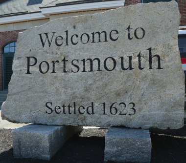 Welcome to Portsmouth sign