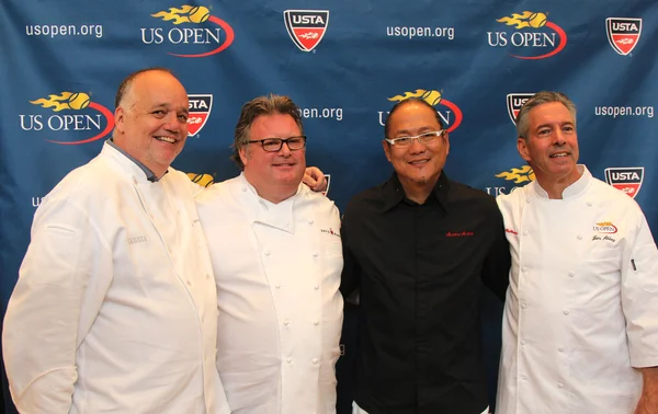 Celebrity chefs David Burke, Tony Mantuano , Masaharu Morimoto and Jim Abbey during US Open food tasting preview — Stock Photo, Image