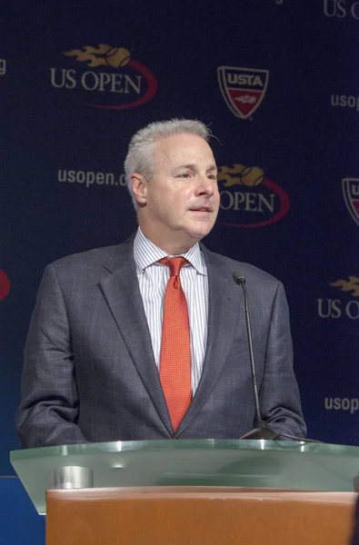 US Open Tournament Director David Brewer at the 2013 US Open Draw Ceremony — Stock Photo, Image