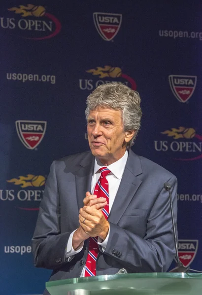 Us open Schiedsrichter brian earley bei der us open Unentschieden Zeremonie 2013 — Stockfoto