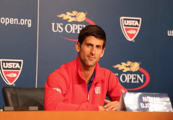 Sedmkrát Finálová šampion novak Djokovič během tiskové konference v billie jean král Národní tenisové centrum — Stock fotografie