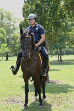billie jean, halkı korumak için New York polis memuru üzerinde at sırtında hazır Kral Ulusal Tenis merkezi sırasında bize açık 2013