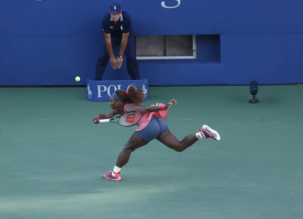 Seventeen times Grand Slam champion Serena Williams during her final match at US Open 2013 against Victoria Azarenka — Stock Photo, Image