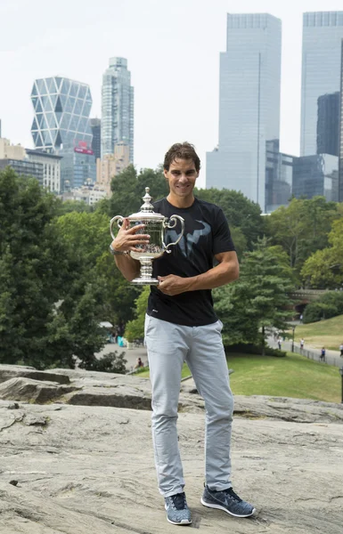Bizi 2013 şampiyonu rafael nadal bizimle central Park'ta açık kupa poz açın