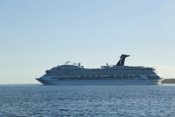 Carnaval Glory Cruise Ship deixando Nova York — Fotografia de Stock