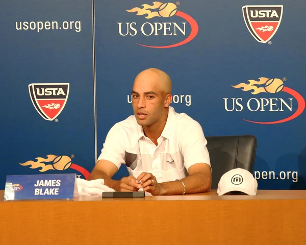 Professionell tennisspelare james blake meddelade sin pensionering under presskonferensen på billie jean king national tenniscenter — Stockfoto