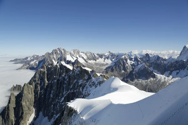 Mont Blanc Maciço nos Alpes Franceses — Fotografia de Stock