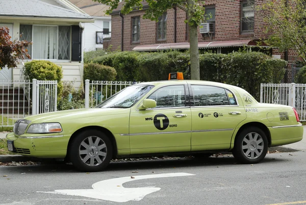 Nouveau "Boro taxi" de couleur verte à New York — Photo