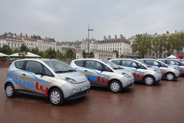 bluely elektrik ve açık erişim araba Paylaşımı hizmeti Lyon tam