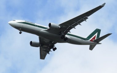 Alitalia airbus a330 new york jfk Havaalanı'nda açılış öncesi gök