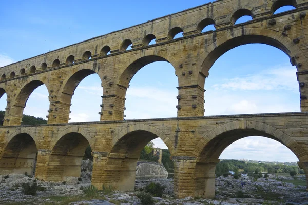The Pont du Gard, ancient Roman aqueduct bridge build in the 1st century AD in southern France — Stock Photo, Image