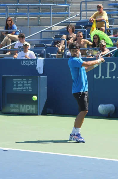 El tenista profesional Fabio Fognini de Italia practica para el US Open 2013 — Foto de Stock