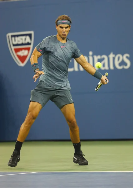 Doce veces campeón del Grand Slam Rafael Nadal durante su partido de segunda ronda en el US Open 2013 — Foto de Stock