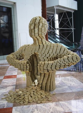 new York'ta canstruction Yarışması'nda sunulan yiyecek heykel, kalbini doldur